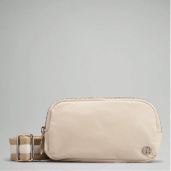 lululemon athletica Handbags - White Opal/Raw Linen lululemon Everywhere Belt Bag